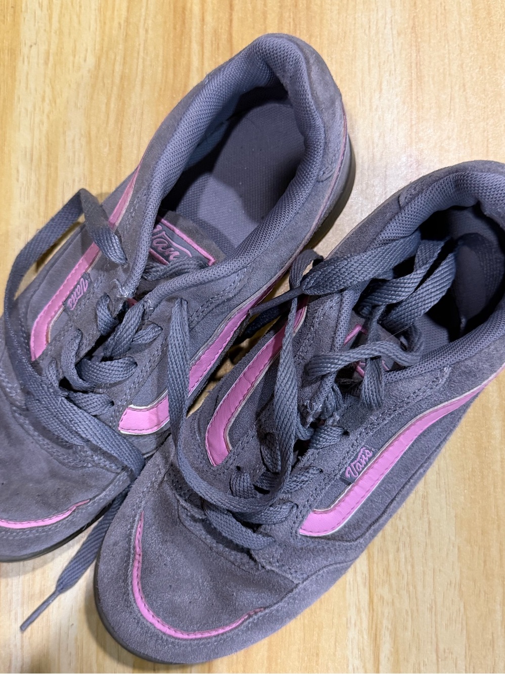 Vans Vintage Y2K BashaWomen's Gray Skate Shoes with Pink Accent